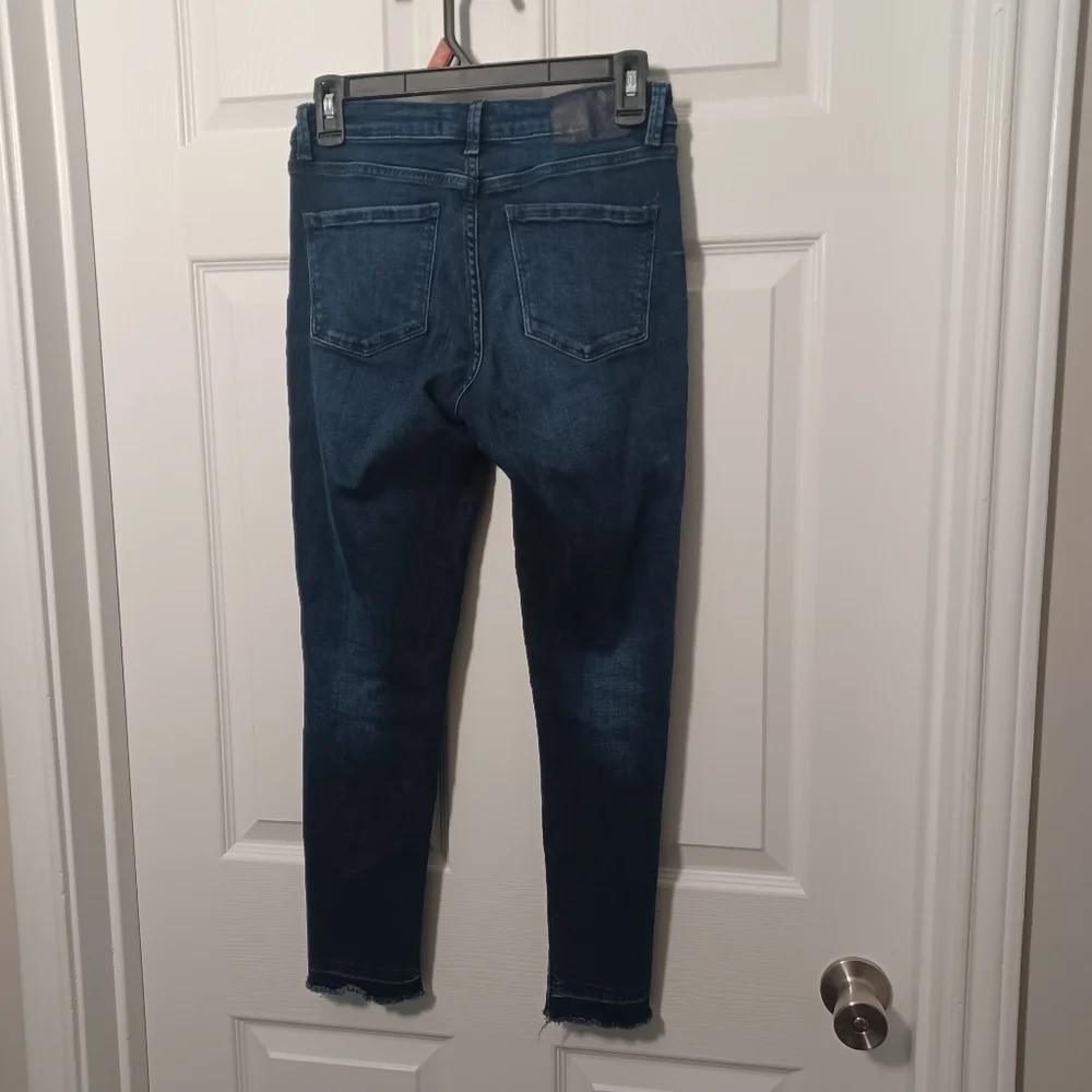 Zara Basic Distressed Skinny Jeans Sz 2